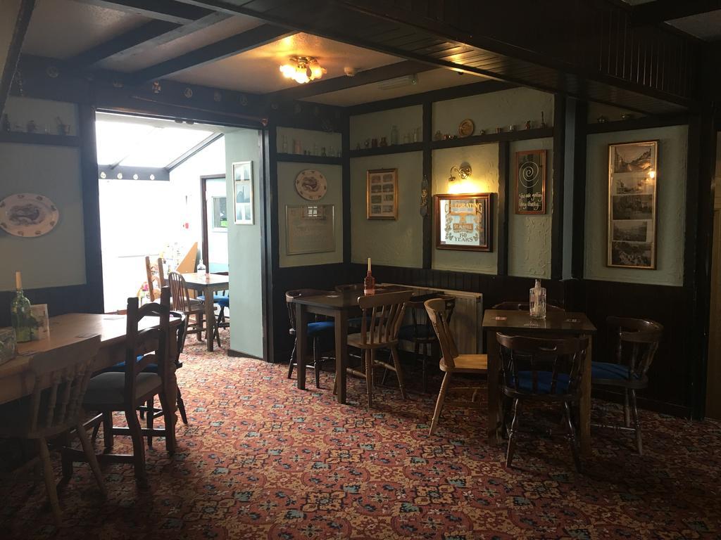 The Bugle Inn Екстериор снимка