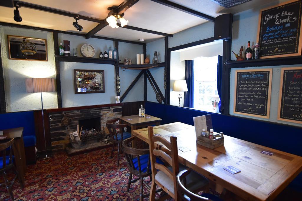 The Bugle Inn Екстериор снимка