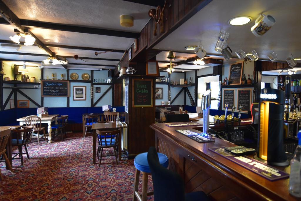The Bugle Inn Екстериор снимка