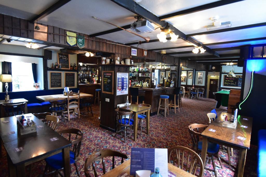 The Bugle Inn Екстериор снимка