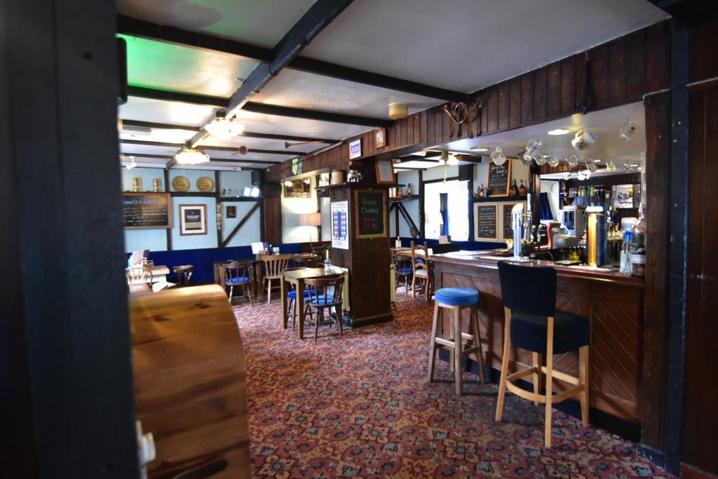 The Bugle Inn Екстериор снимка